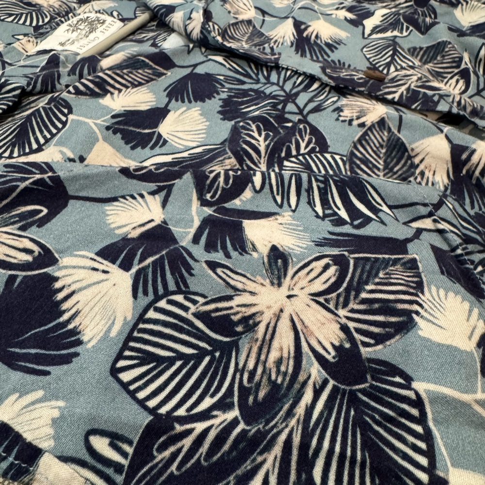 Blue/Navy Tropical Button Up Shirt